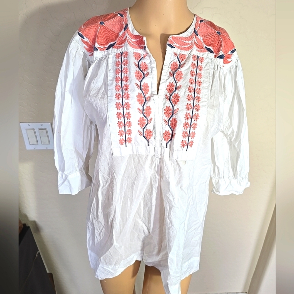 Fragonard Floral Embroidered White and Red Womens Top T/ U One Size